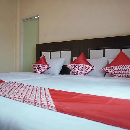 Oyo 1394 Rumaisa Homestay Syariah Pekanbaru Exteriér fotografie