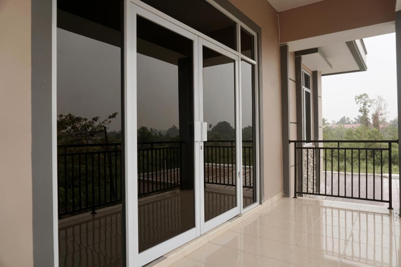 Oyo 1394 Rumaisa Homestay Syariah Pekanbaru Exteriér fotografie